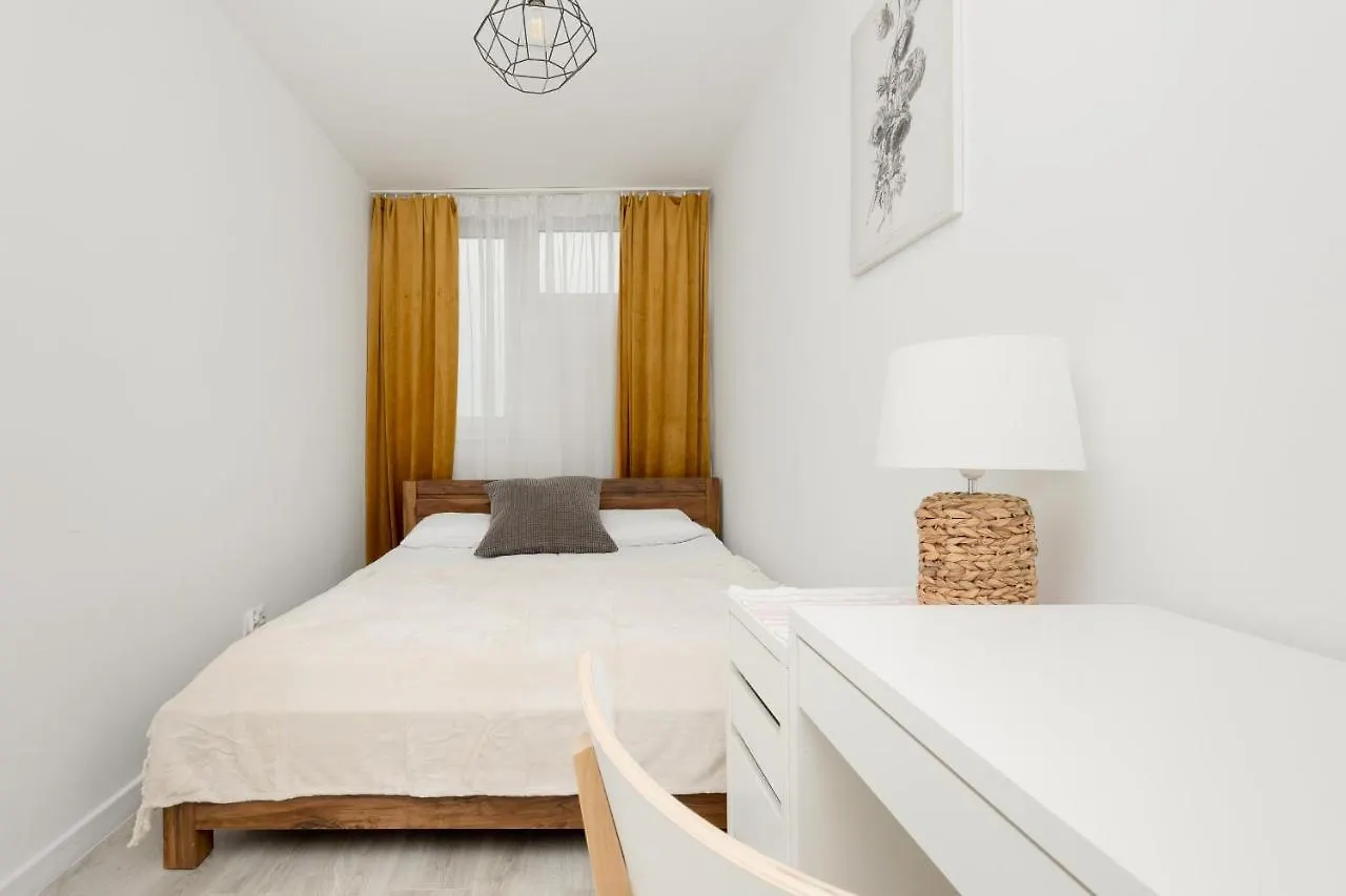 Warsaw Centre Saski Garden Apartment By Noclegi Renters