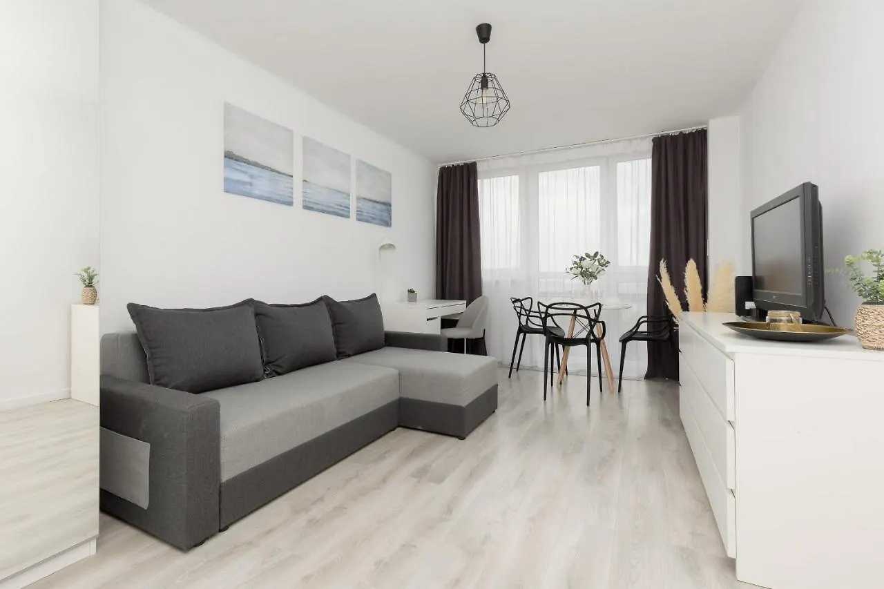Warsaw Centre Saski Garden Apartment By Noclegi Renters