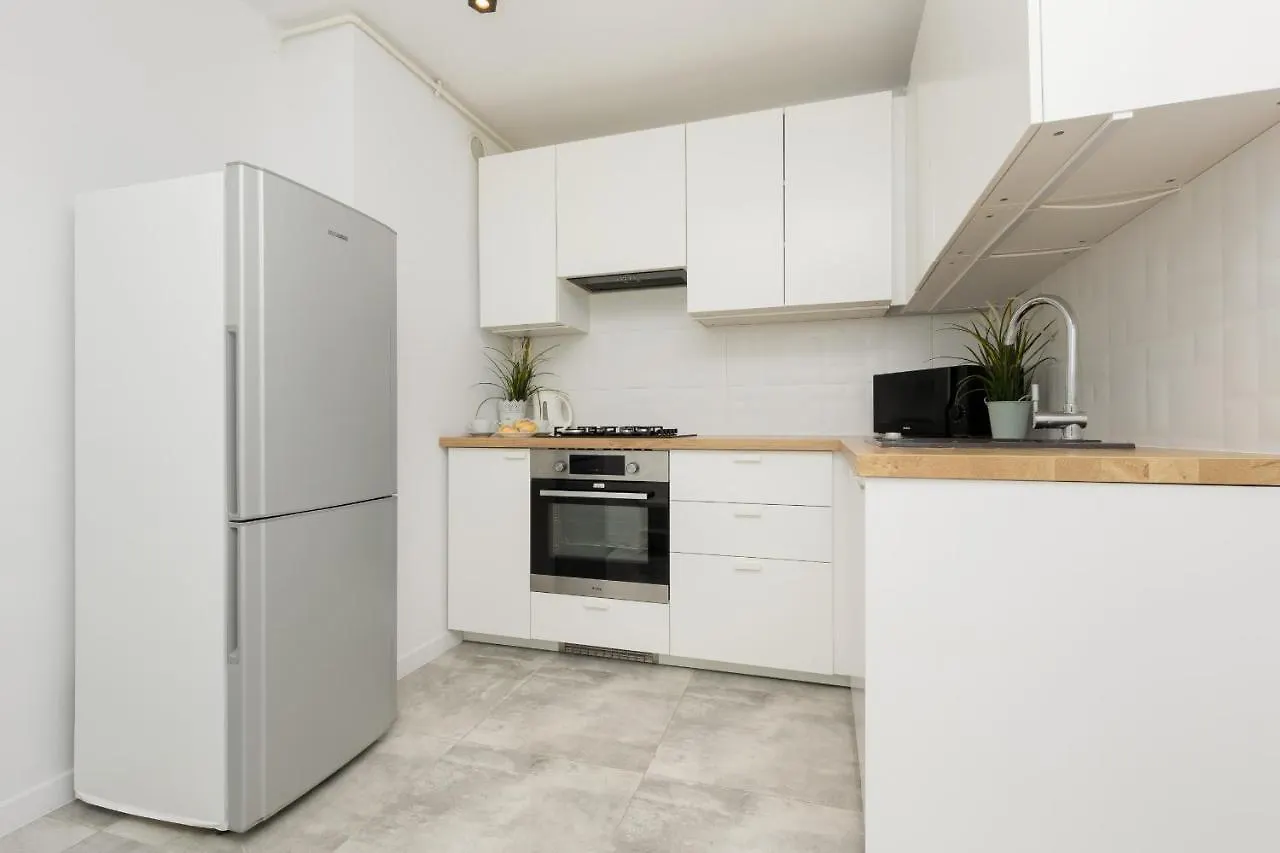 Warsaw Centre Saski Garden Apartment By Noclegi Renters