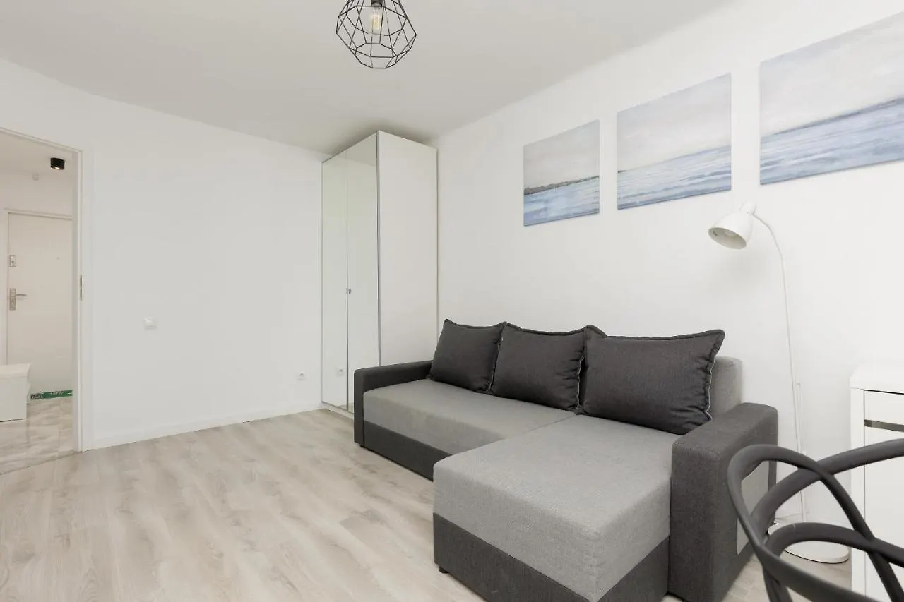 Warsaw Centre Saski Garden Apartment By Noclegi Renters